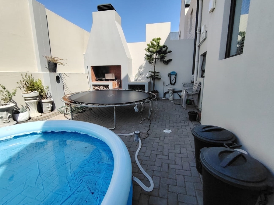 3 Bedroom Property for Sale in Hartenbos Central Western Cape